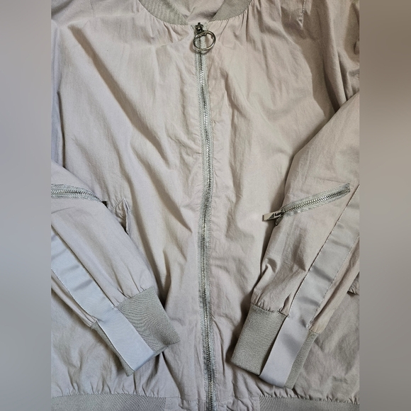 KOllAR Lightweight Mens Cream Zippered Bomber Jacket. Size Medium - Picture 13 of 16